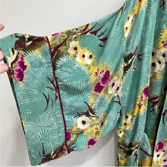Floreat Loved By Anthropologie Women's Floral Rayon Kimono
Jacket Green Size M/L - Picture 6 of 11
